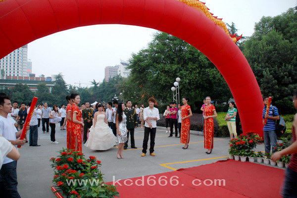 为第五届常德电视歌手争霸赛决赛提供礼仪服务