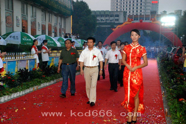为第五届常德电视歌手争霸赛决赛提供礼仪服务